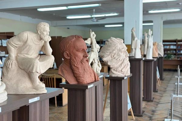 У ЦНТУ відкрили виставку скульптур Олексія Леонова «Шляхами духа»