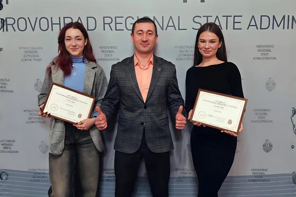 Студентки ЦНТУ отримали обласні стипендії за наукові досягнення