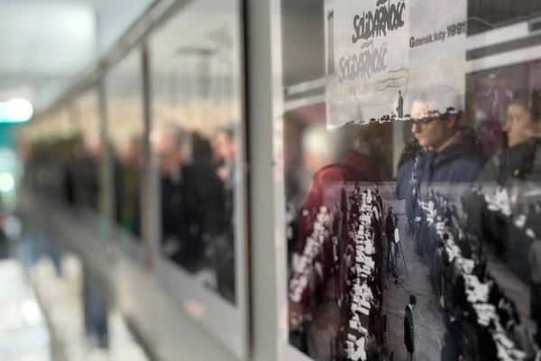 У ЦНТУ відкрили фотовиставку «Солідарність» до Дня Гідності України та Дня Незалежності Польщі
