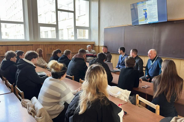 Здобувачі ЦНТУ зустрілися з ветераном та воїном 57-ї бригади Михайлом Дроботенко