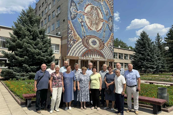 У ЦНТУ відбулася зустріч випускників першого випуску інженерів-електриків